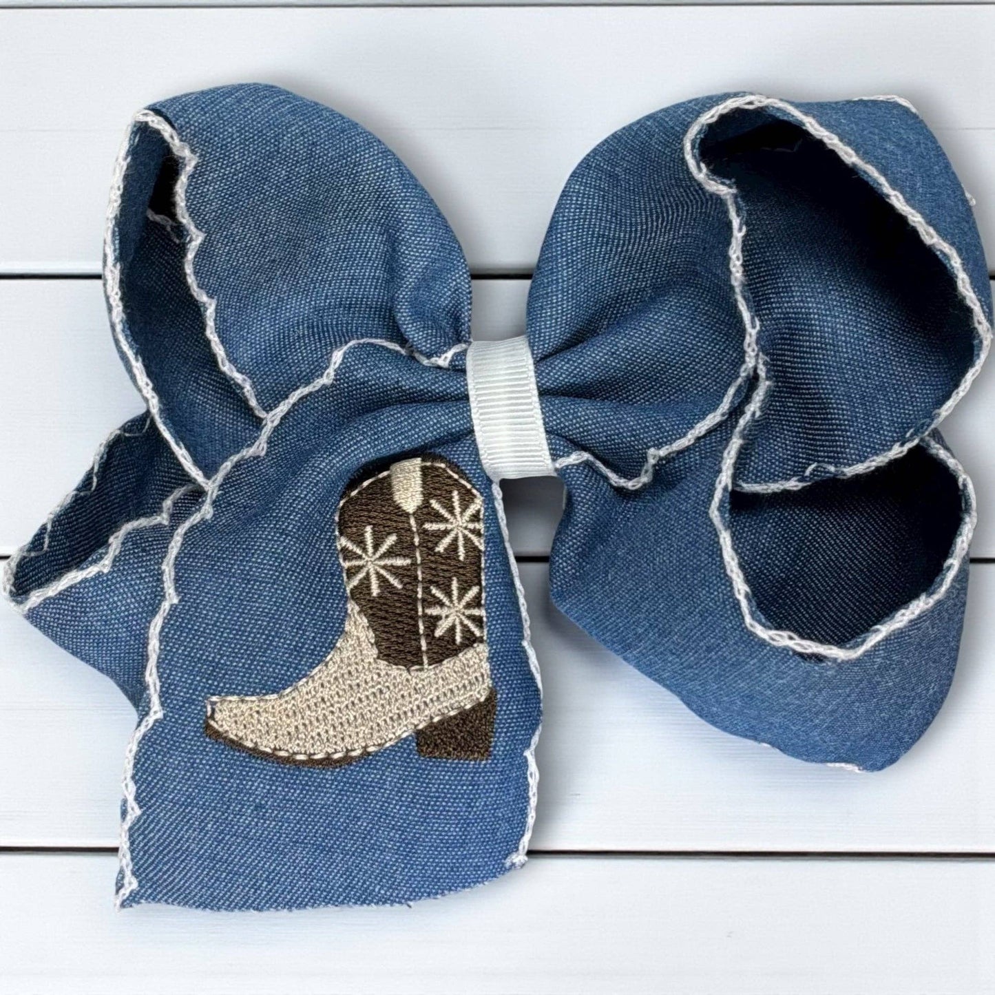 5.5" western -Embroidered hair bow.